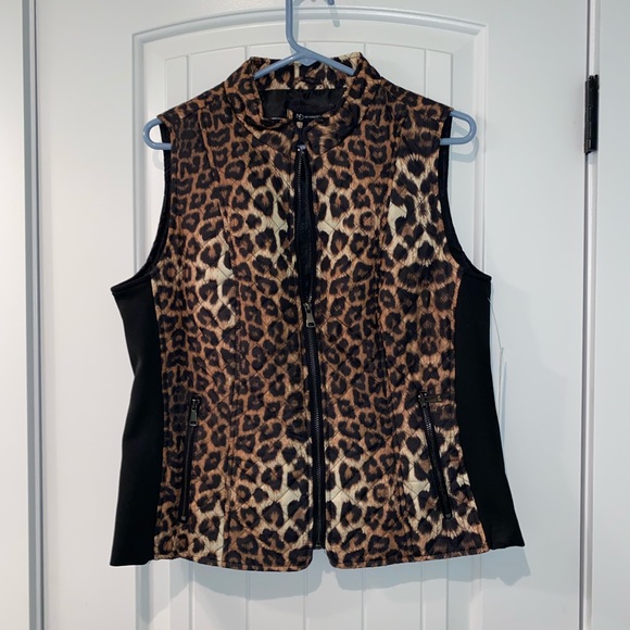 New Directions leopard print Vest NWT size medium - Picture 1 of 6